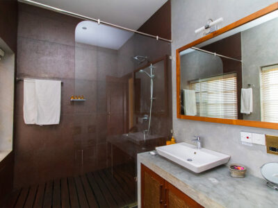 elephant-stables-citronella-colonial-suite-wash-room