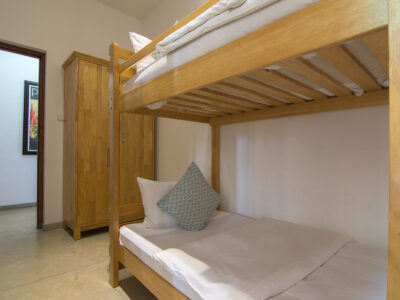 elephant-stables-vanilla-colonial-suite-beds